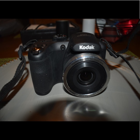 Digital Camera - Picture 5 of 8